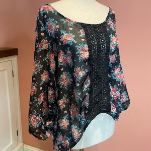 Sheer Hi/Lo floral and lace top